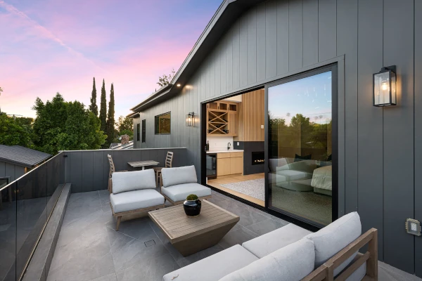 Tilt-and-turn patio doors