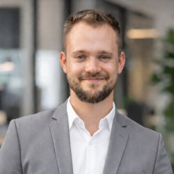 Daniel Steinhäußer, Sales